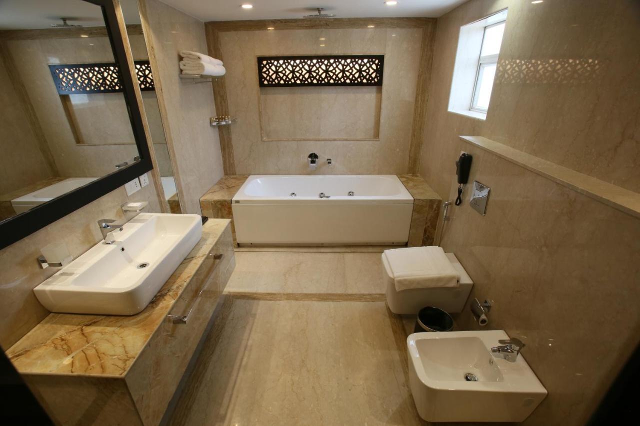 Vivin Luxury Suites Тривандрум Экстерьер фото